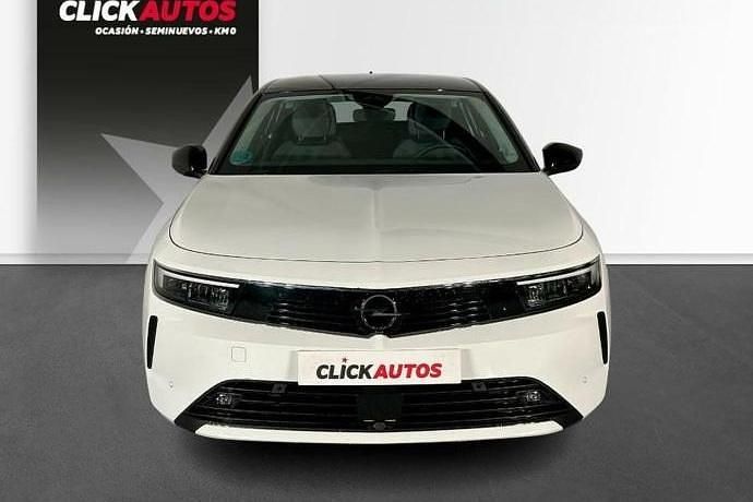 Usado Opel Astra Edition 130 CV (95 kW) 2023 Negro