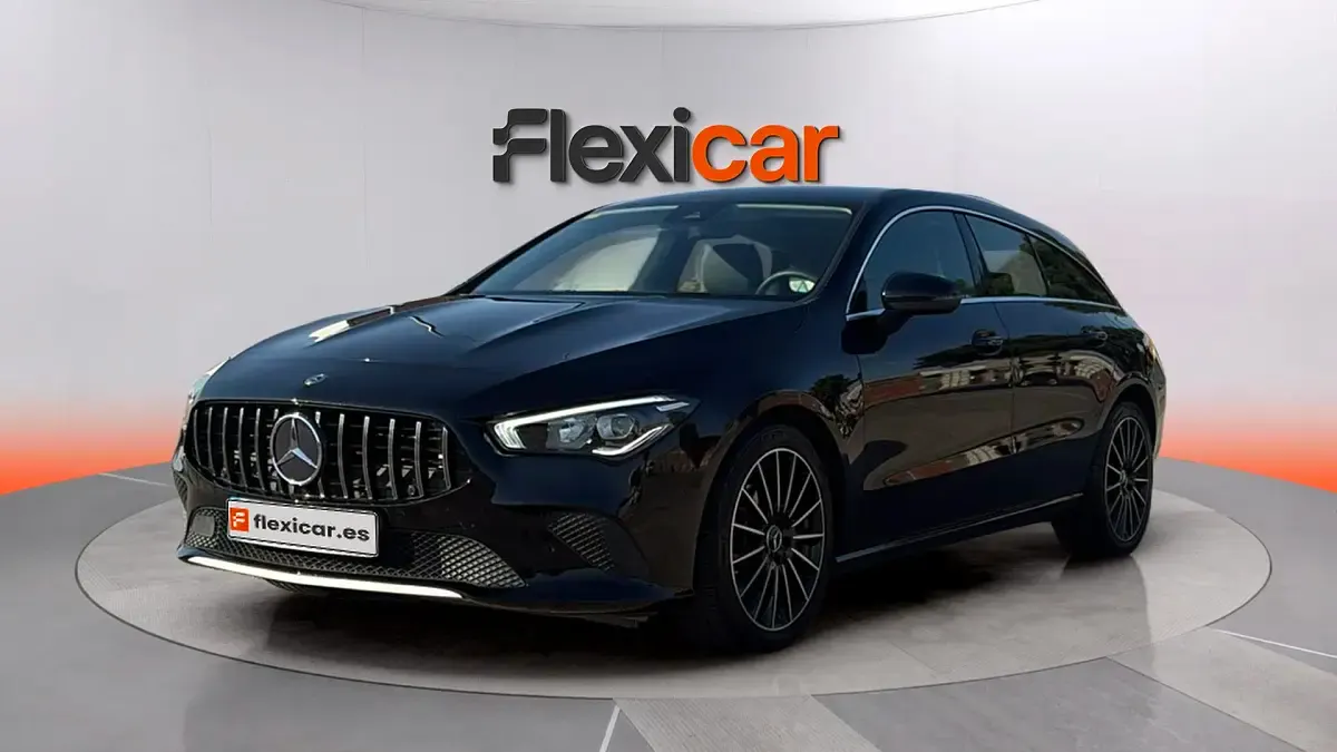 Usado Mercedes CLA180 Shooting Brake 136 CV (100 kW) 2020 Negro Familiar