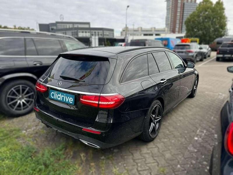 Usado Mercedes E300 306 CV (225 kW) 2019 Negro Familiar