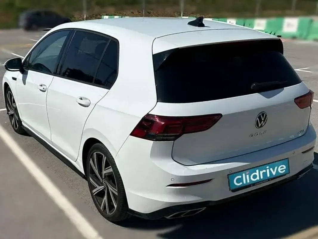 Occasion VW Golf VIII R-line 150 ch (110 kW) 2021 Blanc Berline