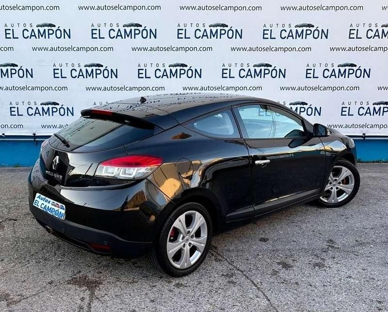 Usado Renault Mégane III Dynamique 111 CV (81 kW) 2009 Negro Coupe