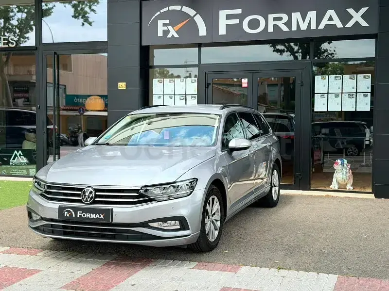 Usado VW Passat 122 CV (89 kW) 2020 Gris / plata Familiar
