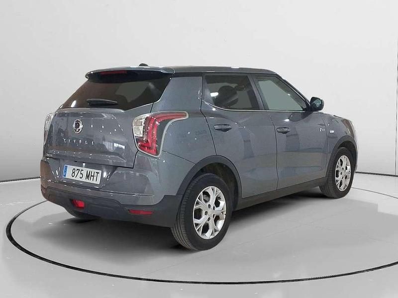 Usado Ssangyong (KGM) Tivoli 128 CV (94 kW) 2023 Gris SUV