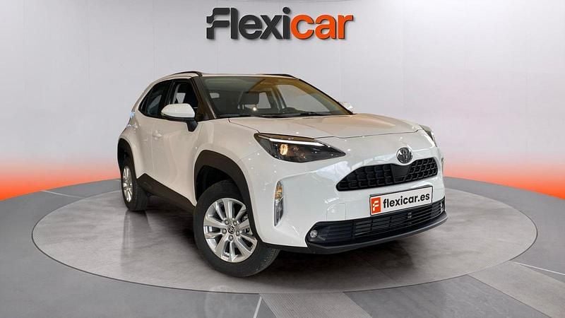 Blanco Nuevo 2024 Toyota Yaris Hybrid Active | 20.490 € (Super precio) - Imagen 1/4