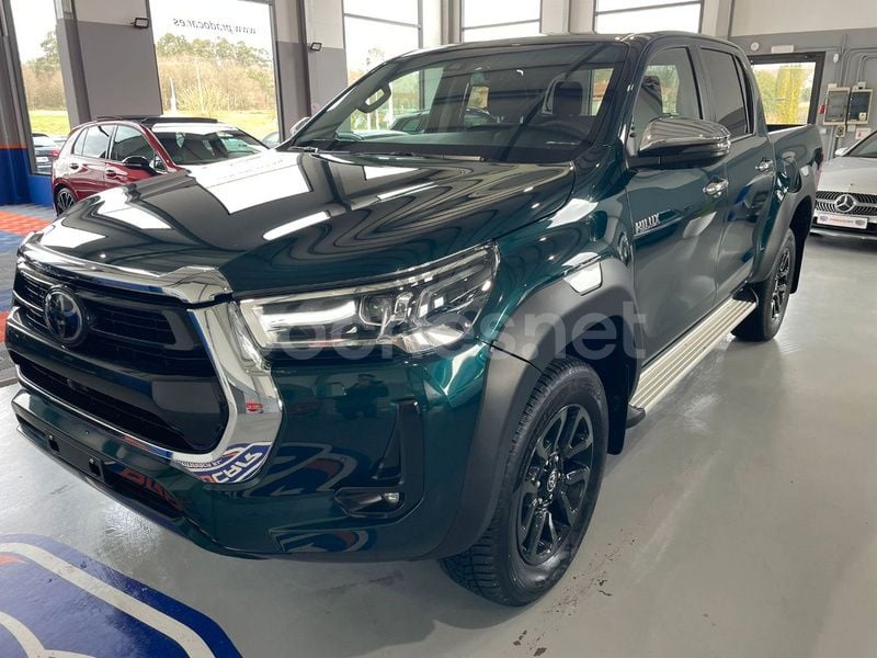 Verde Usado 2024 Toyota HiLux Recogida | 46.900 € (Precio justo) - Imagen 1/4