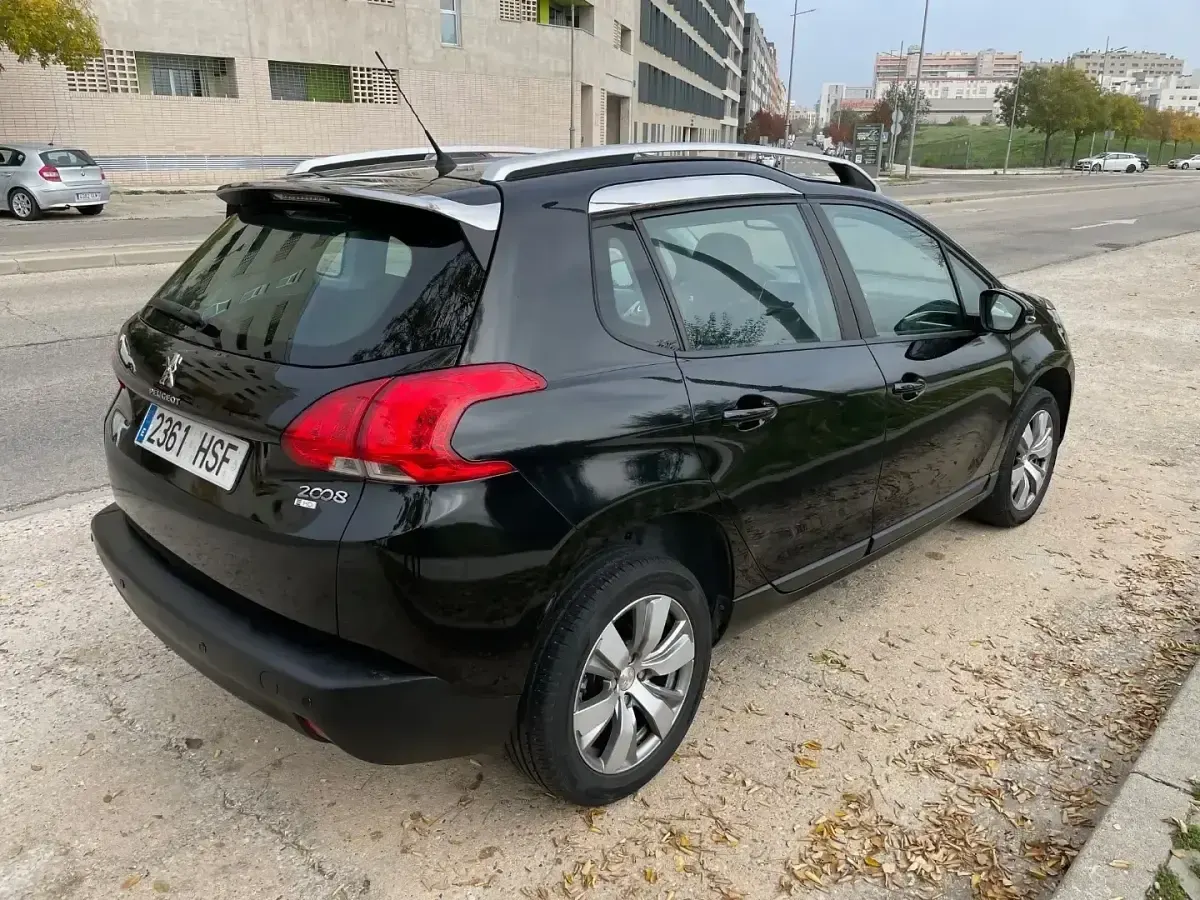 Usado Peugeot 2008 Allure 92 CV (67 kW) 2013 Negro SUV