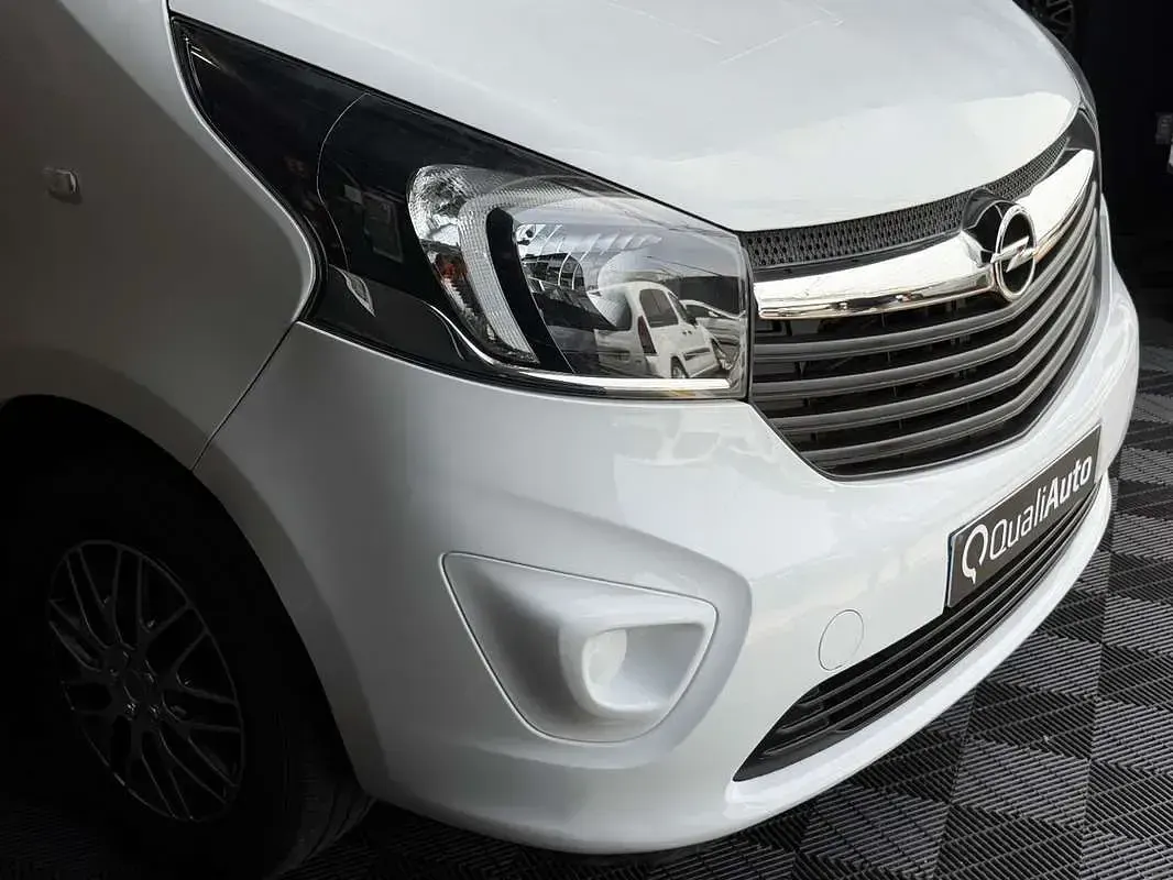 Usado Opel Vivaro 145 CV (106 kW) 2017 Blanco Monovolumen