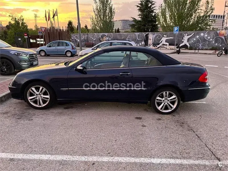 Usado Mercedes CLK200 Avantgarde 163 CV (119 kW) 2006 Azul Descapotable