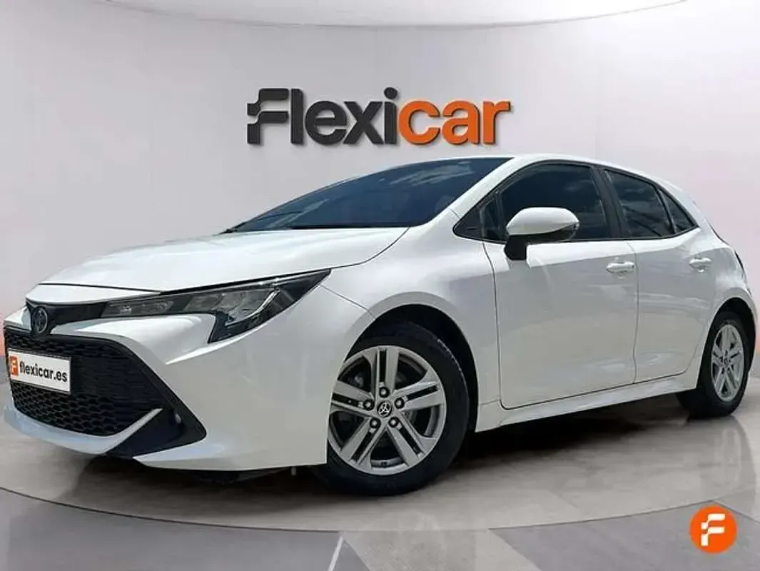 Usado Toyota Corolla Active 122 CV (89 kW) 2022 Blanco Berlina