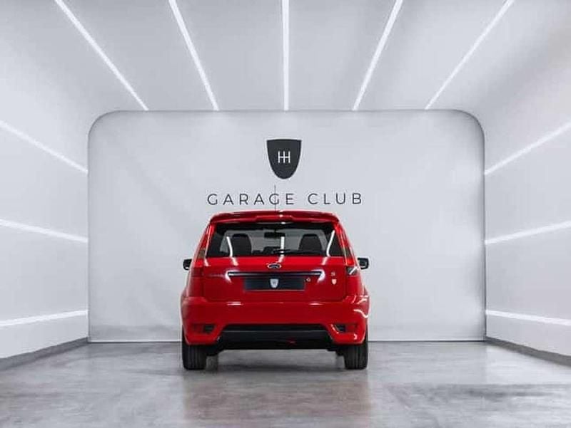 Usado Ford Fiesta Sport 101 CV (74 kW) 2005 Utilitario