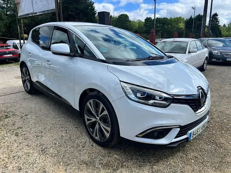 Usado Renault Scénic Zen 130 CV (95 kW) 2018 Blanco Monovolumen