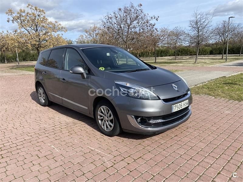 Usado Renault Grand Scénic III Bose Edition 130 CV (95 kW) 2013 Gris / plata Monovolumen