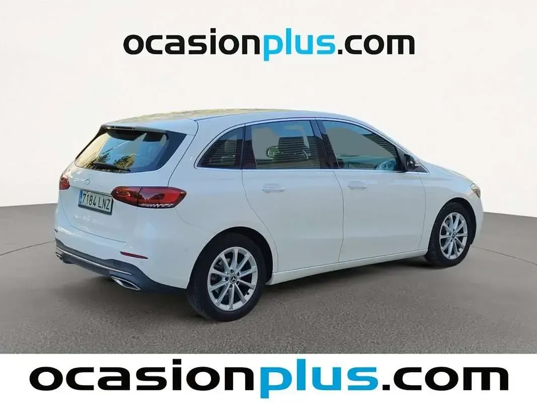 Usado Mercedes B180 136 CV (100 kW) 2021 Blanco Utilitario