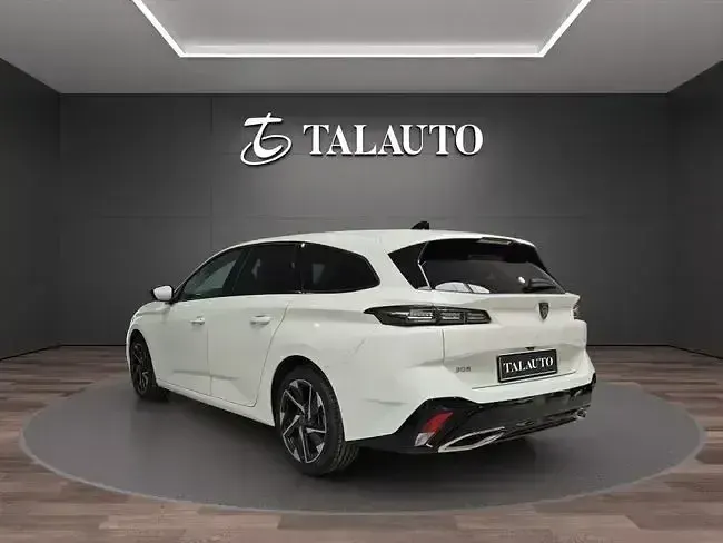 Usado Peugeot 308 Allure 130 CV (95 kW) 2023 Blanco Berlina