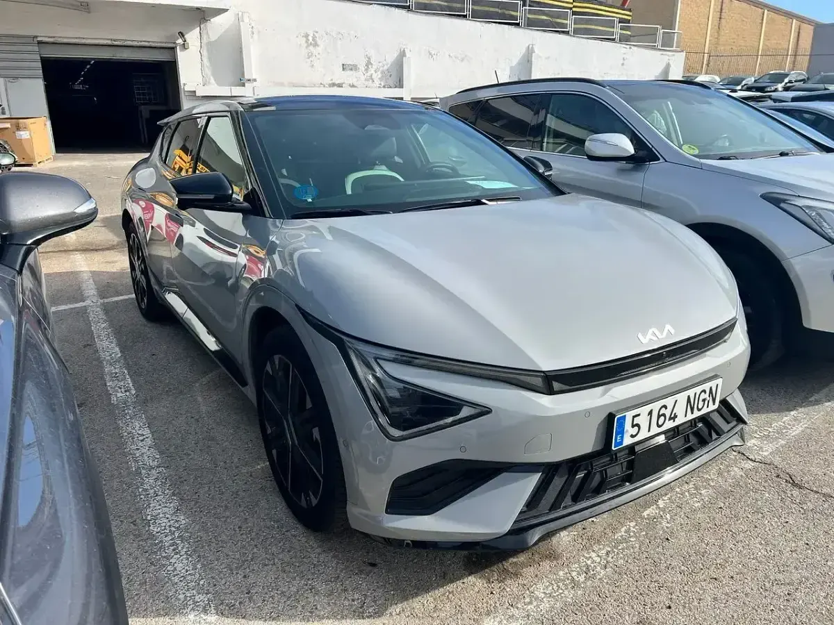 Usado Kia EV6 GT-Line 168 kW (229 CV) 2025 Gris SUV