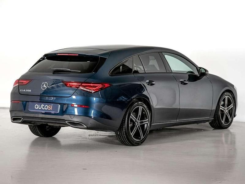 Usado Mercedes CLA200 Shooting Brake 163 CV (119 kW) 2021 Azul Familiar