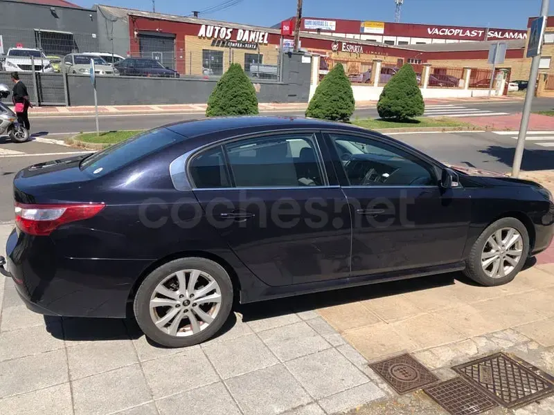 Usado Renault Latitude Privilege 150 CV (110 kW) 2012 Negro Berlina