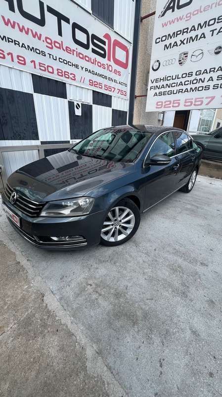 Gris Usado 2012 VW Passat Highline Berlina | 10.499 € (Precio justo) - Imagen 1/4