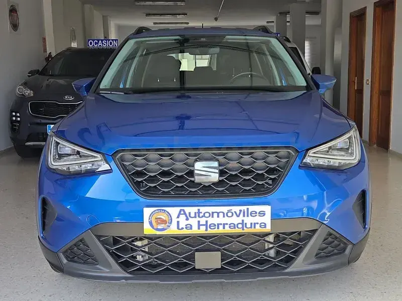 Usado Seat Arona Xperience 110 CV (80 kW) 2022 Azul SUV