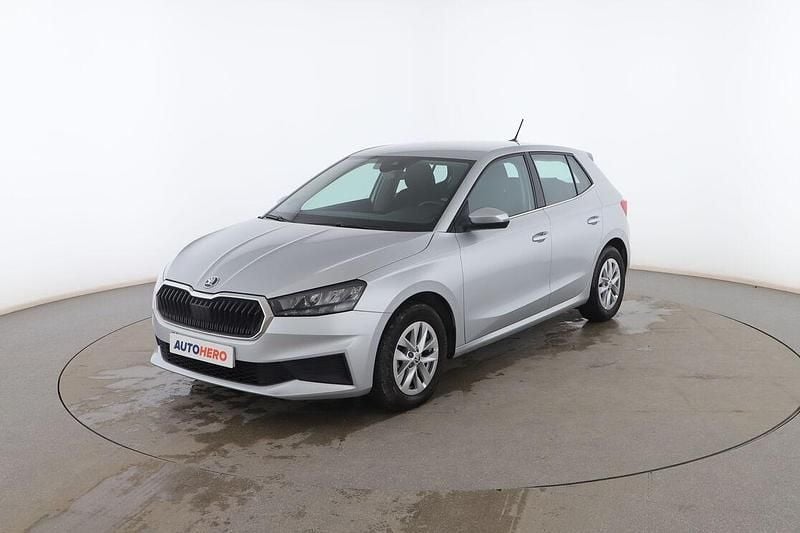 Gris Usado 2021 Skoda Fabia Utilitario | 14.199 € (Precio justo) - Imagen 1/3