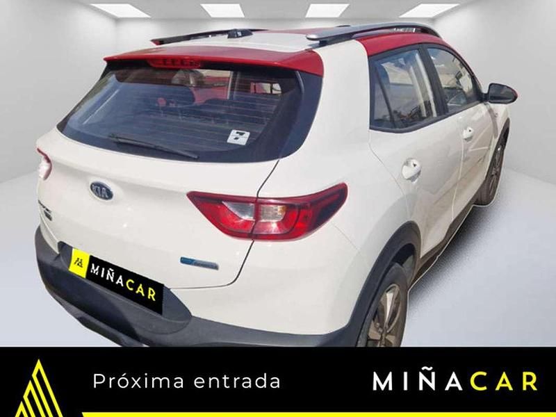 Usado Kia Stonic 101 CV (74 kW) 2021 Blanco SUV
