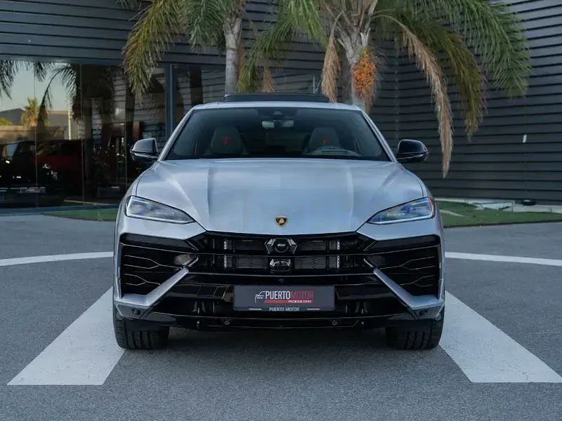 Usado Lamborghini Urus 801 CV (589 kW) 2025 Gris / plata SUV