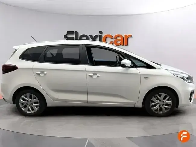 Usado Kia Carens 135 CV (99 kW) 2018 Blanco Monovolumen