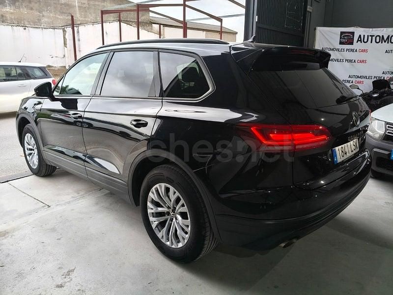 Second-hand VW Touareg Pure 231 CP (169 kW) 2021 Negru SUV