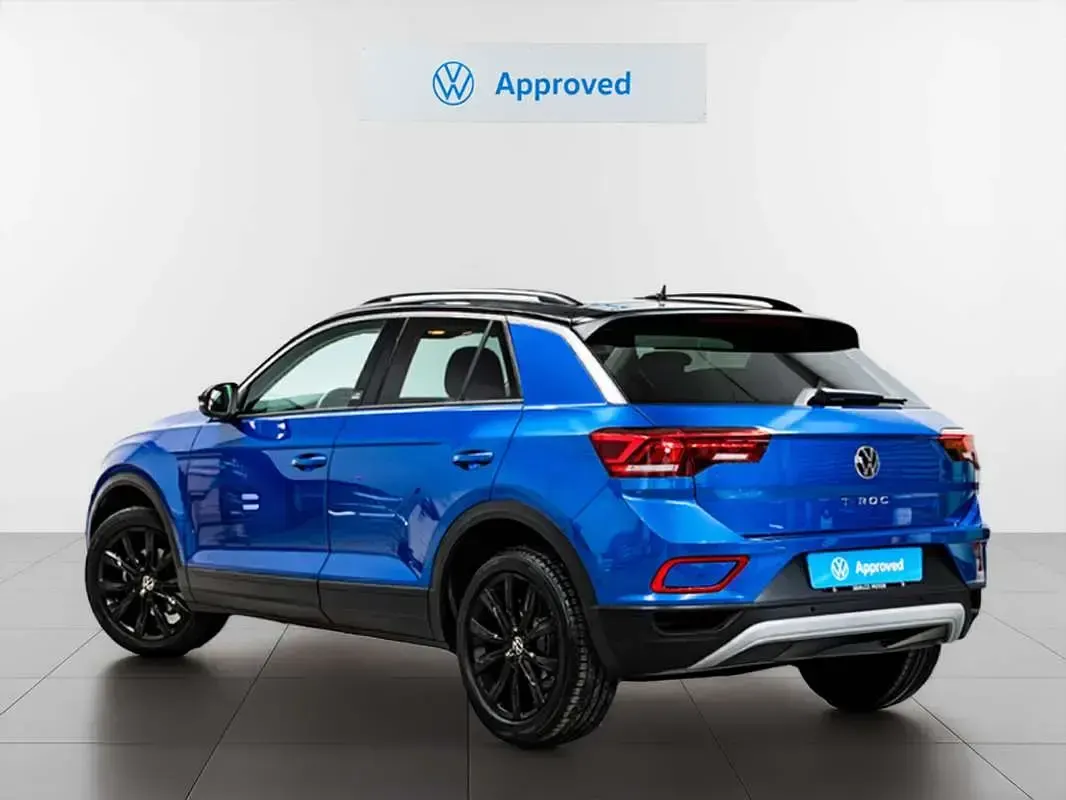Usado VW T-Roc 116 CV (85 kW) 2024 Azul SUV