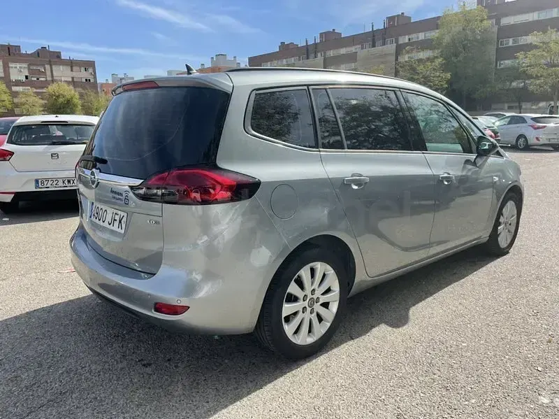 Usado Opel Zafira Tourer Selective 130 CV (95 kW) 2015 Gris / plata Monovolumen