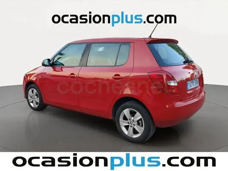 Usado Skoda Fabia Ambition 75 CV (55 kW) 2015 Rojo Berlina