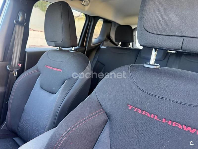 Usado Jeep Renegade Trailhawk 240 CV (176 kW) 2022 Blanco SUV