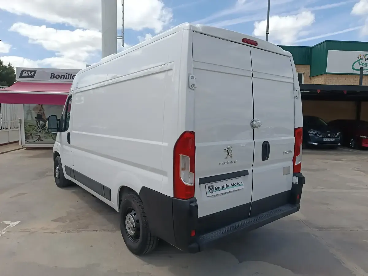Usado Peugeot Boxer 140 CV (102 kW) 2022 Blanco Van