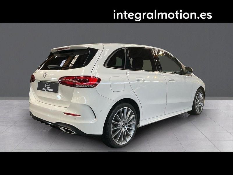 Usado Mercedes B250e 217 CV (159 kW) 2022 Blanco Monovolumen
