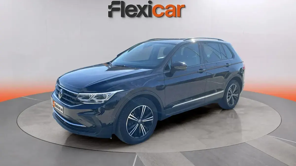 Usado VW Tiguan Life 150 CV (110 kW) 2021 Negro SUV