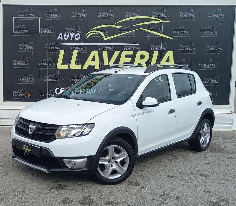 Blanco Usado 2015 Dacia Sandero Stepway Utilitario | 7950 € (Precio justo) - Imagen 1/4