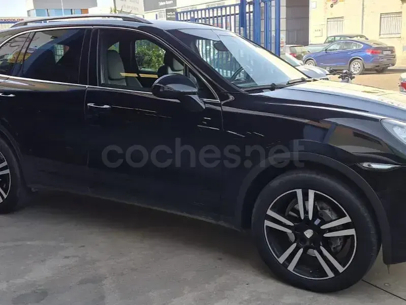 Usado Porsche Cayenne 240 CV (176 kW) 2011 Negro SUV