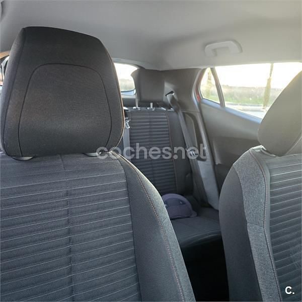 Usado Peugeot 2008 Allure 100 CV (73 kW) 2021 Rojo SUV