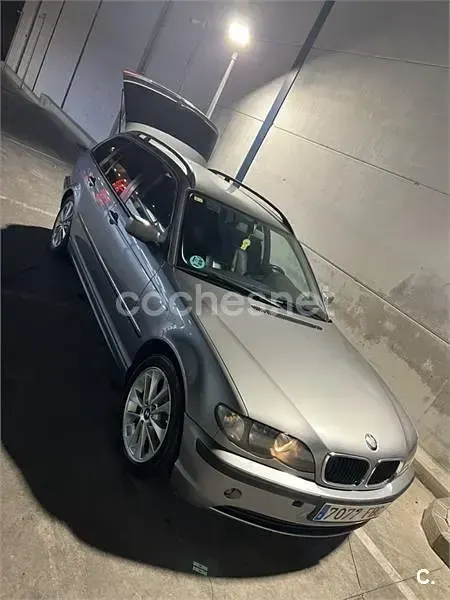 Usado BMW 318 143 CV (105 kW) 2006 Gris / plata Familiar