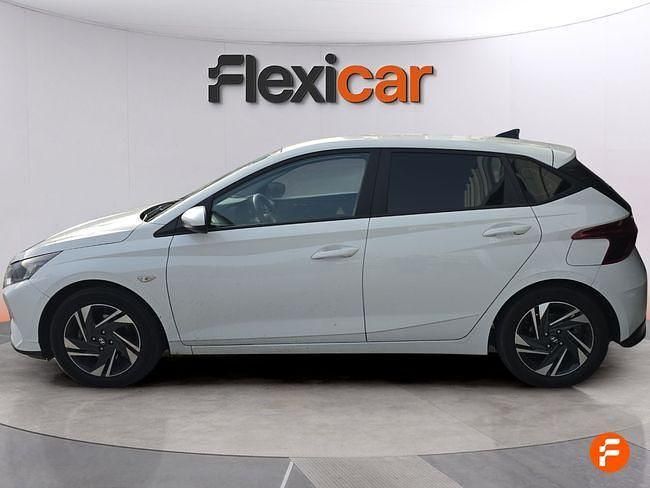 Usado Hyundai i20 100 CV (73 kW) 2023 Blanco Utilitario