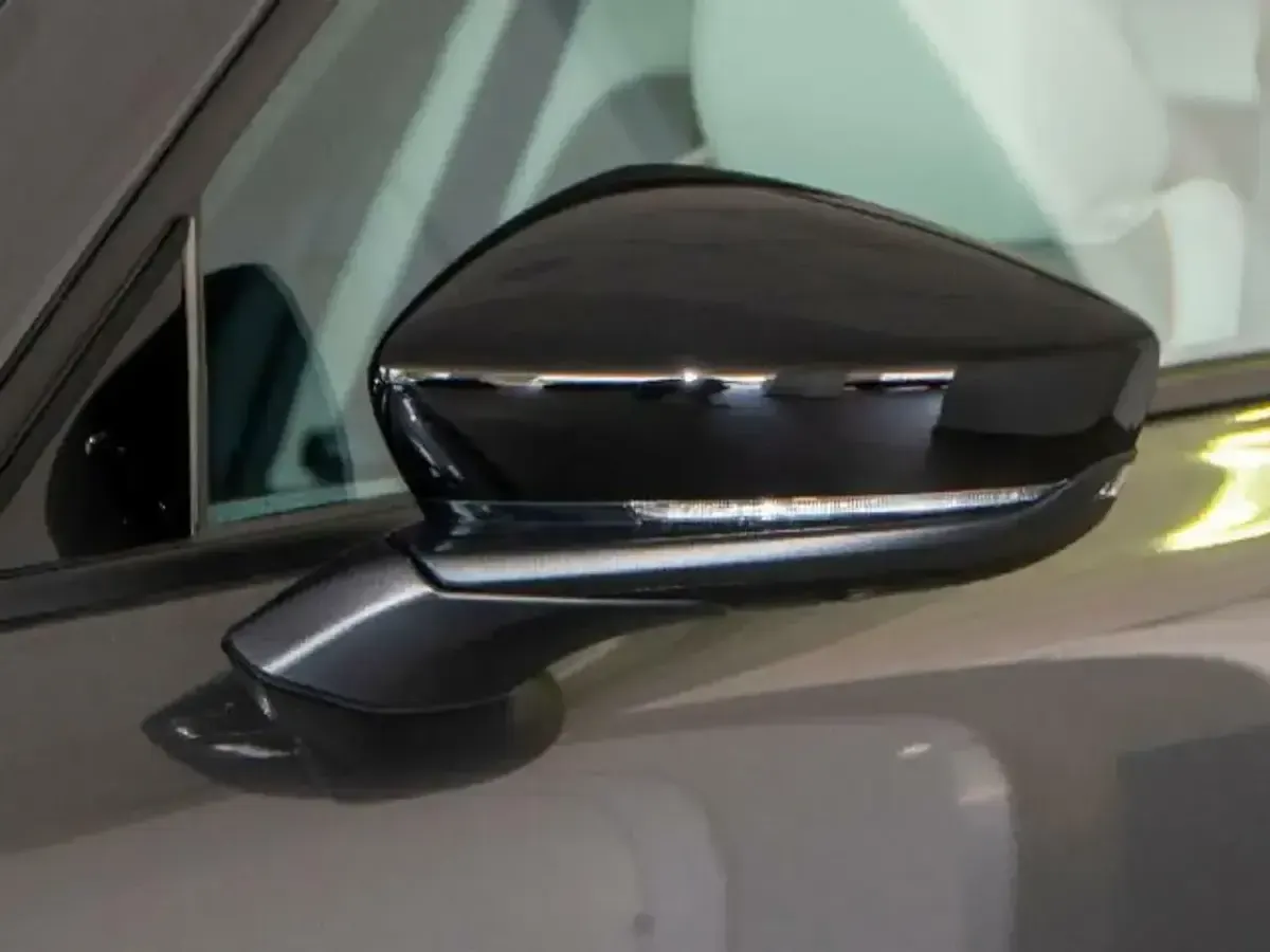 Käytetty Mazda MX30 Makoto 125 kW (170 HP) 2024 Harmaa Katumaasturi