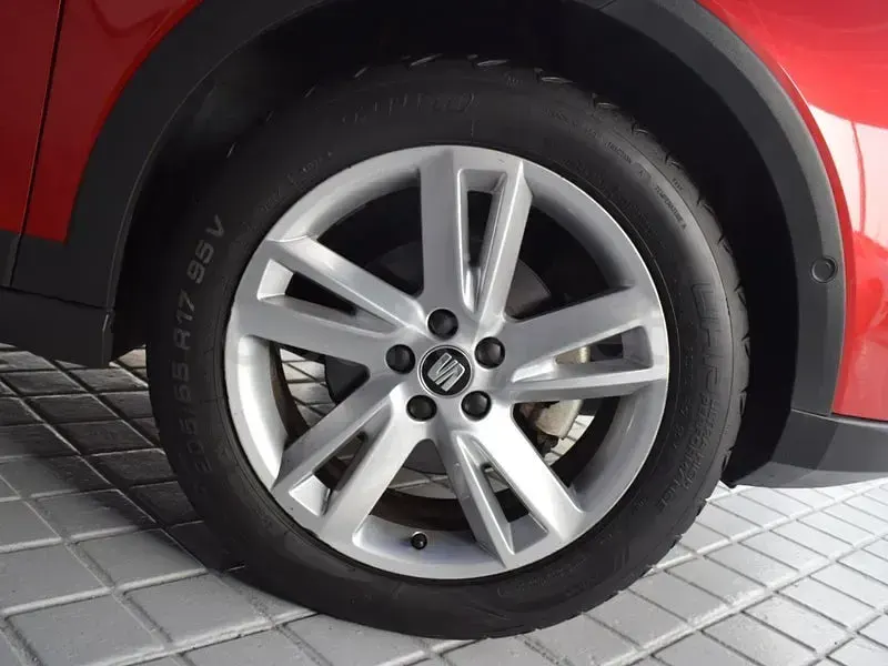 Usado Seat Arona FR 110 CV (80 kW) 2021 Rojo SUV