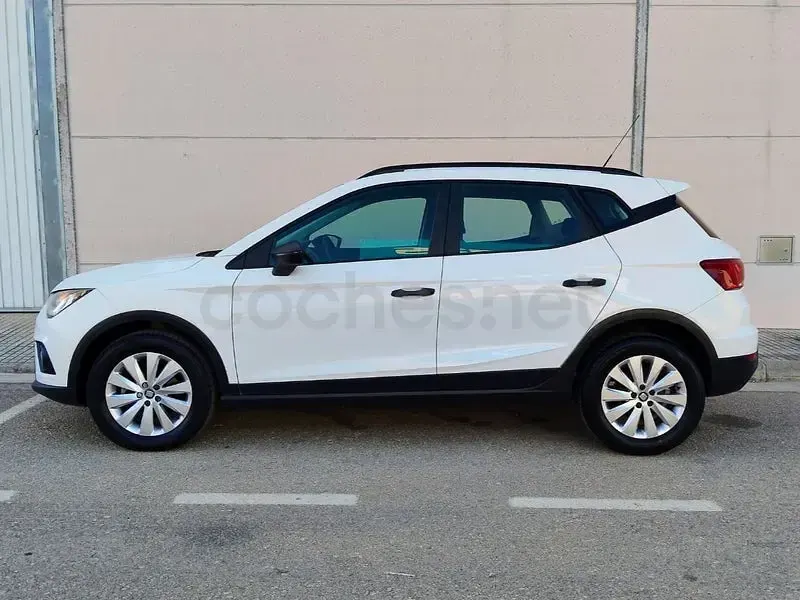 Usado Seat Arona Reference 95 CV (69 kW) 2019 Blanco SUV