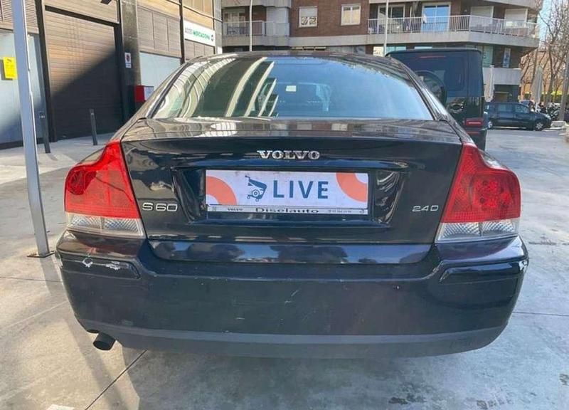 Usado Volvo S60 Summum 163 CV (119 kW) 2006 Negro Berlina
