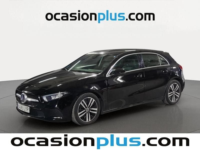 Usado Mercedes A180 116 CV (85 kW) 2022 Negro Utilitario