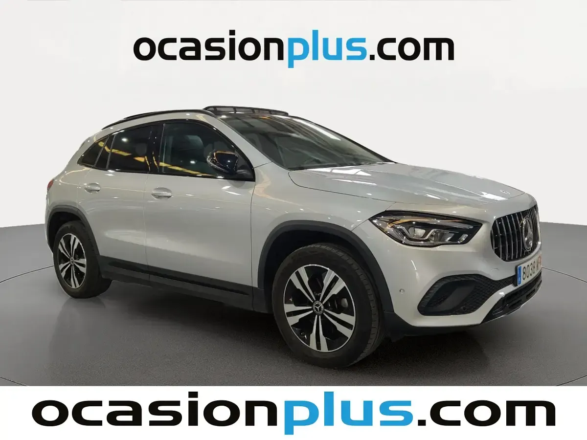 Usado Mercedes GLA200 163 CV (119 kW) 2020 Gris plata SUV