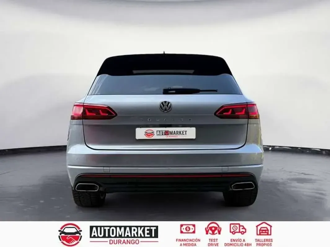 Usado VW Touareg R-line 286 CV (210 kW) 2018 Gris SUV