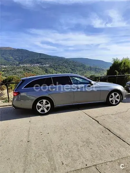 Usado Mercedes E200 150 CV (110 kW) 2017 Gris / plata Familiar