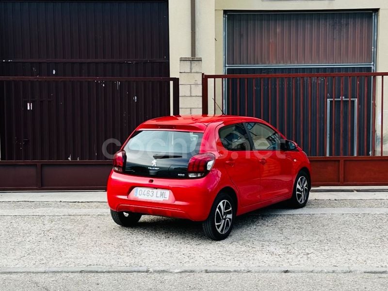 Usado Peugeot 108 Allure 72 CV (52 kW) 2021 Rojo Utilitario