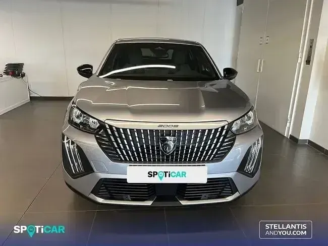 Nuevo Peugeot 2008 Allure 145 CV (106 kW) 2026 Gris SUV